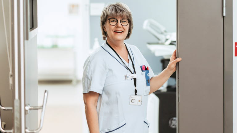 lena-trossö-skadade-tummen-på-jobbet