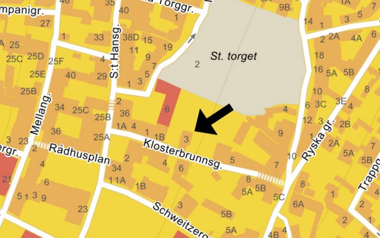 Klosterbrunnsgatan 3 i Visby ligger invid Stora torget.
