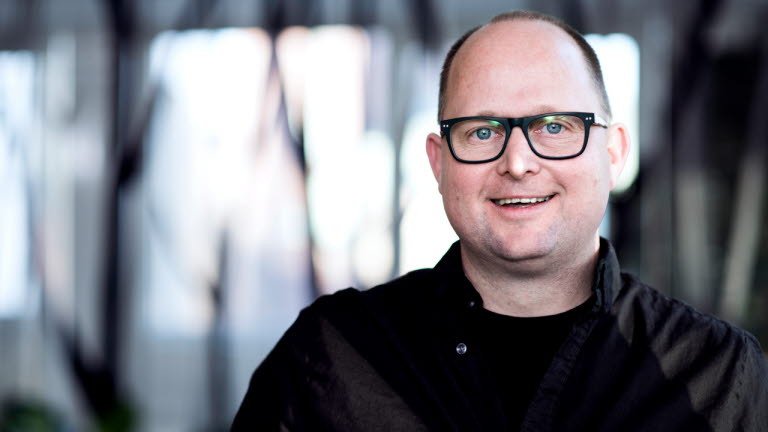 porträtt-på-samuel-west-som-deltar-i-filmer-som-handlar-om-arbetsmiljo