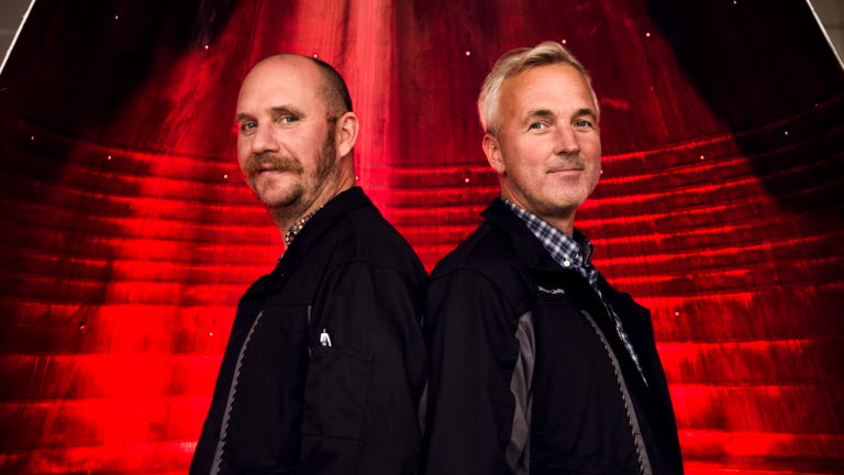 Anders Carlestam och Marcus Lindgren har tagit ett stort ansvar för att förbättra arbetsmiljön i fabriken.