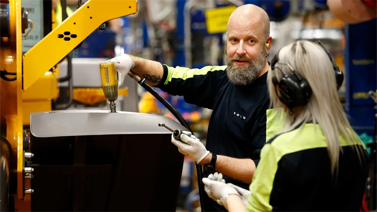 isoleringsmaterialet innehåller miljontals mikroskopiska bubblor som tar upp vibrationerna och nästan eliminerar dem
